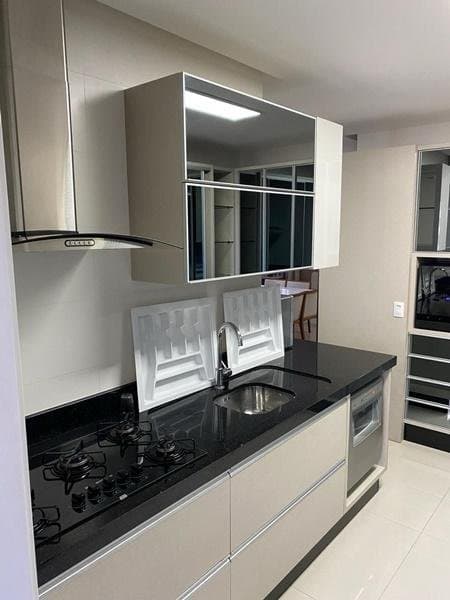 Apartamento de 4 quartos com 4 suítes e 150 m² em Bal. Camboriú