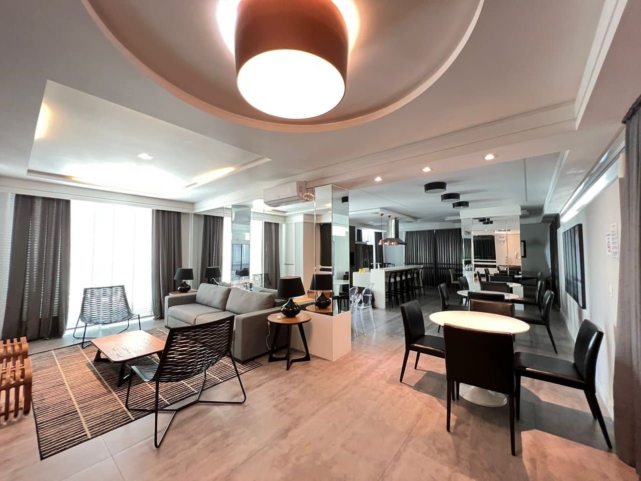 Apartamento de 4 quartos com 4 suítes e 134 m² em Bal. Camboriú