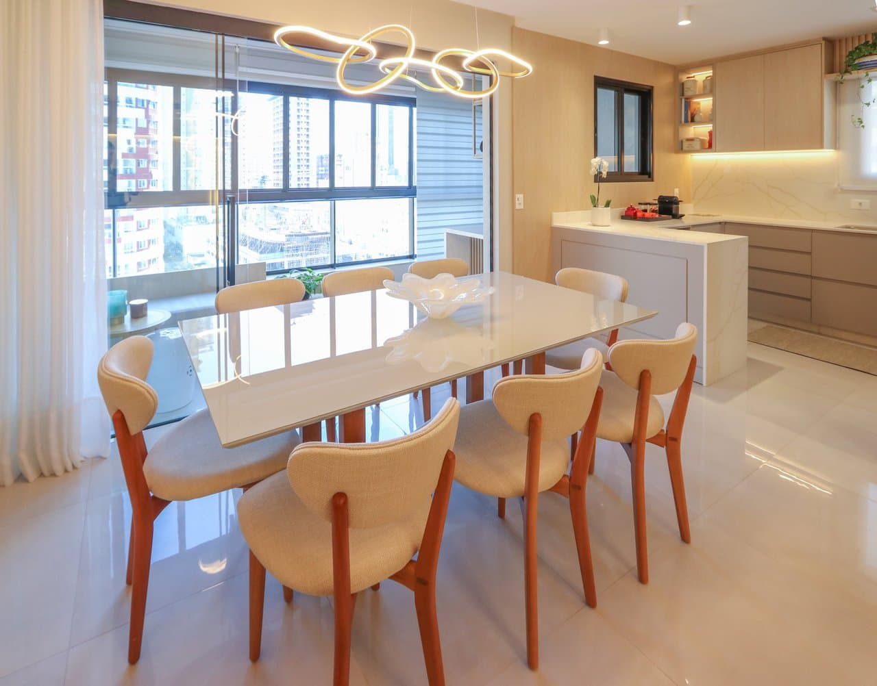 Apartamento de 4 quartos com 4 suítes e 148 m² em Bal. Camboriú