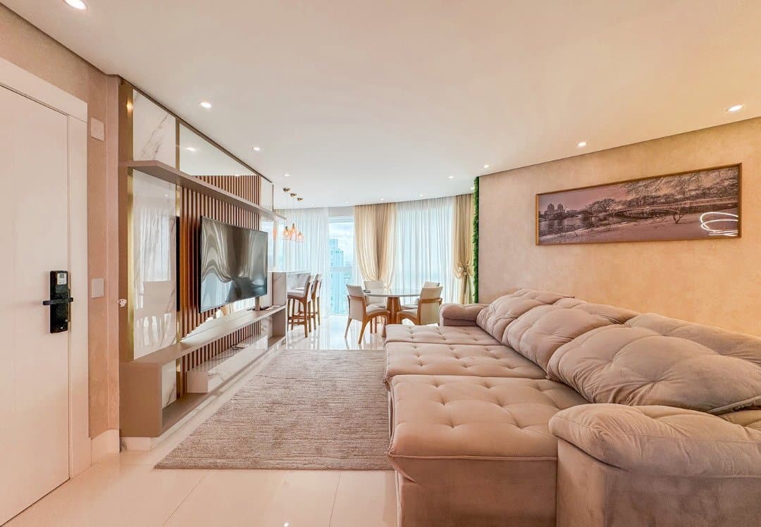 Apartamento de 3 quartos com 3 suítes e 139 m² em Bal. Camboriú