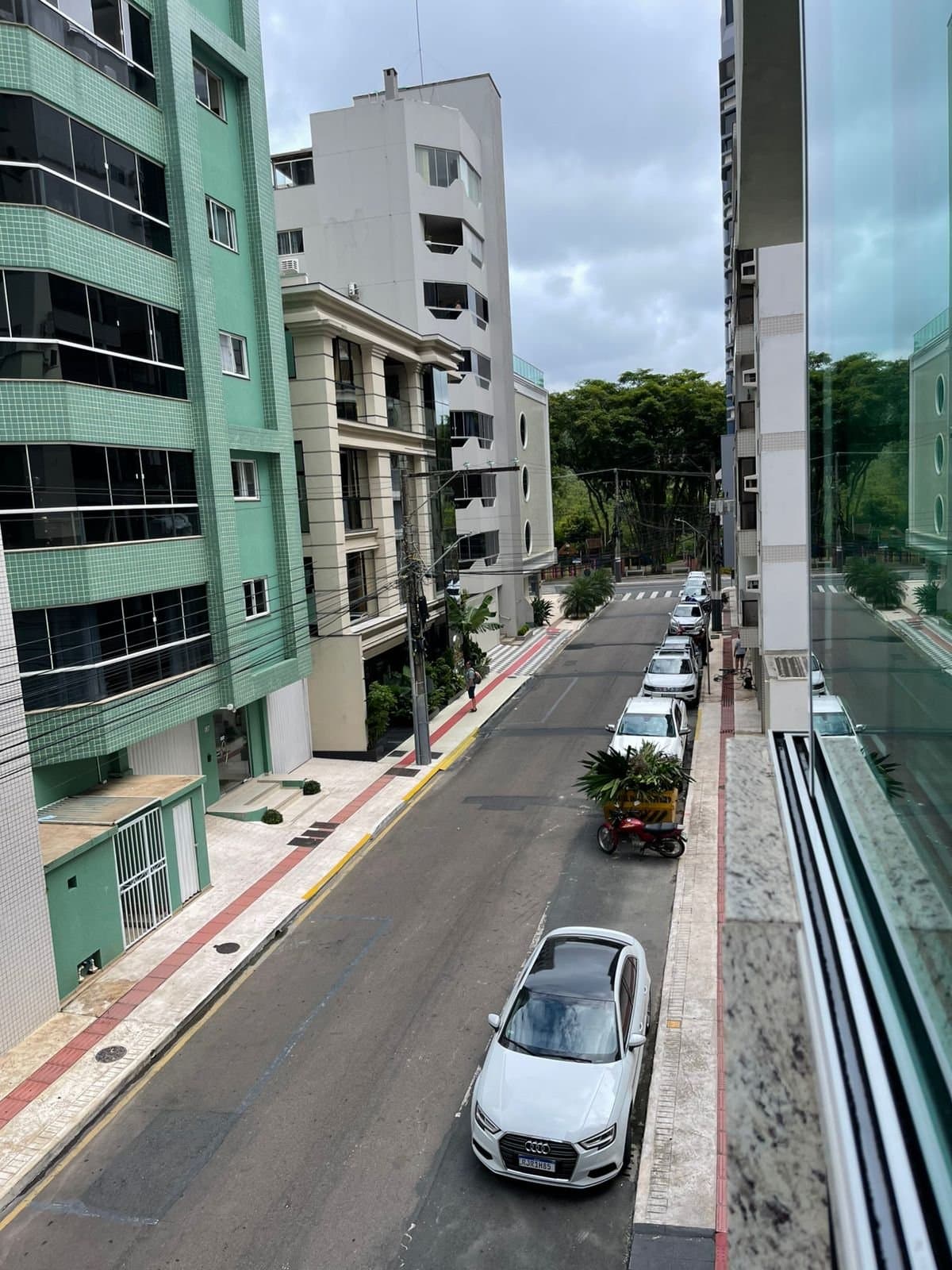 Apartamento de 3 quartos com 2 suítes e 205 m² em Bal. Camboriú