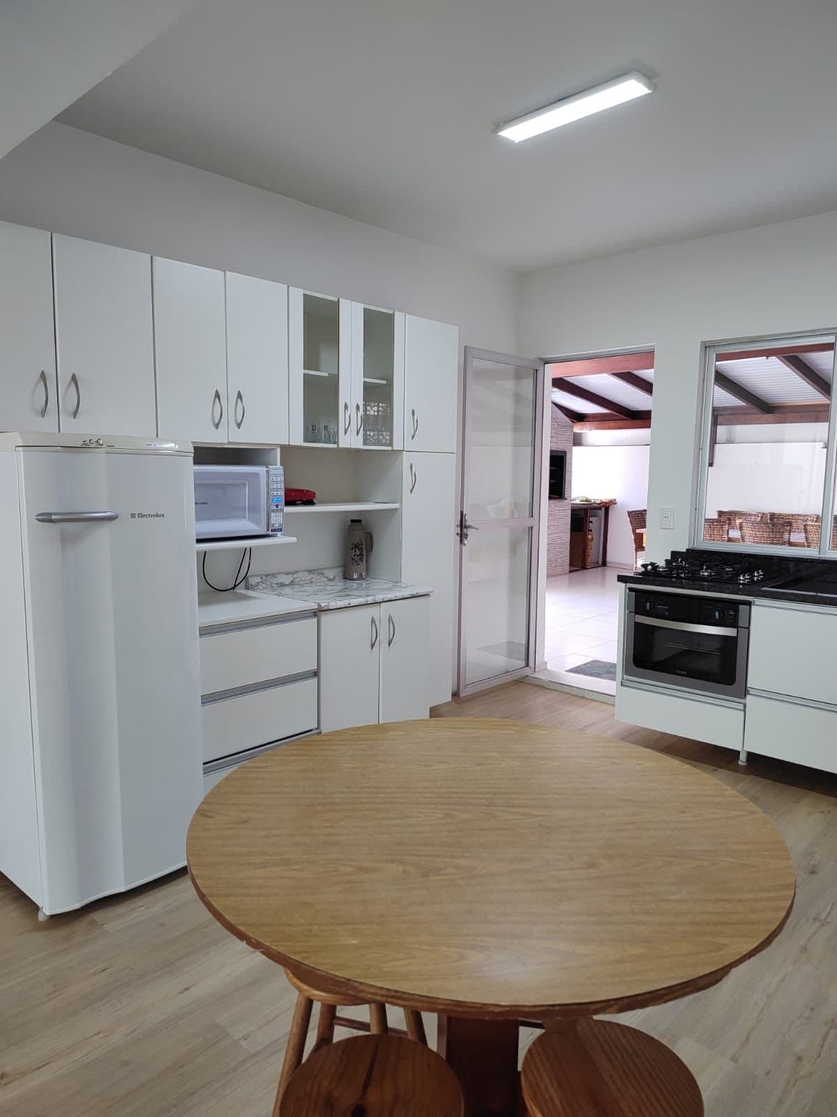Apartamento de 3 quartos com 2 suítes e 205 m² em Bal. Camboriú