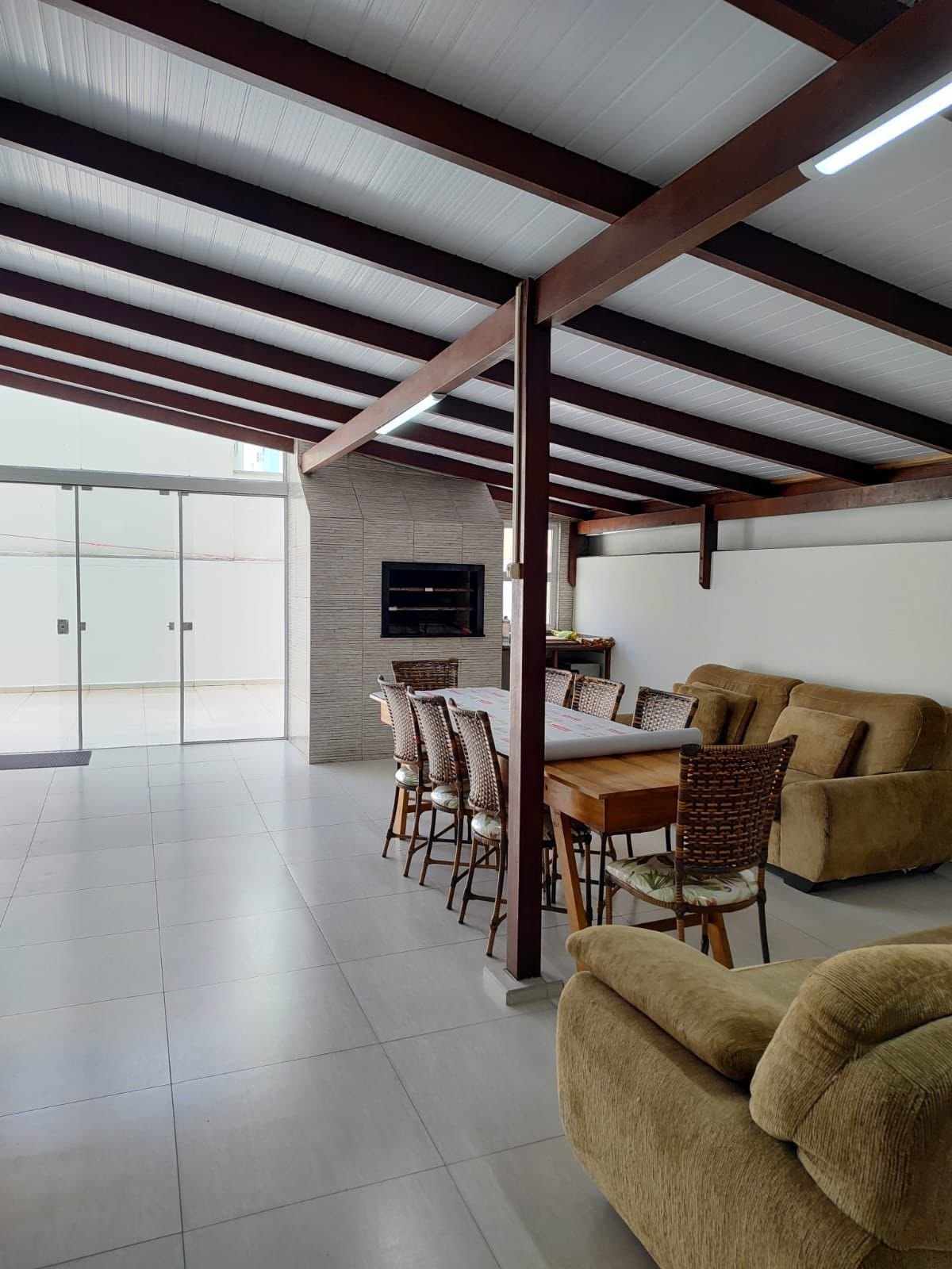 Apartamento de 3 quartos com 2 suítes e 205 m² em Bal. Camboriú