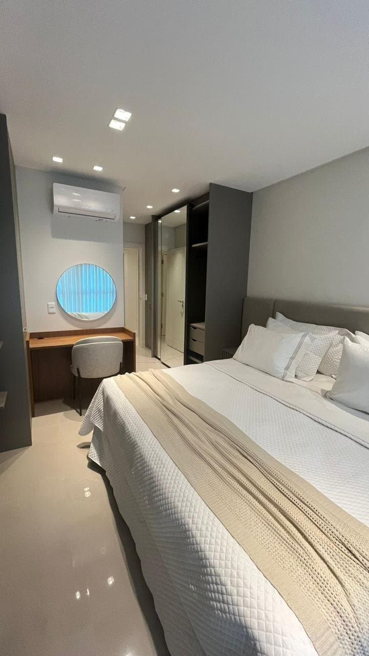 Apartamento de 4 quartos com 4 suítes e 161 m² em Bal. Camboriú
