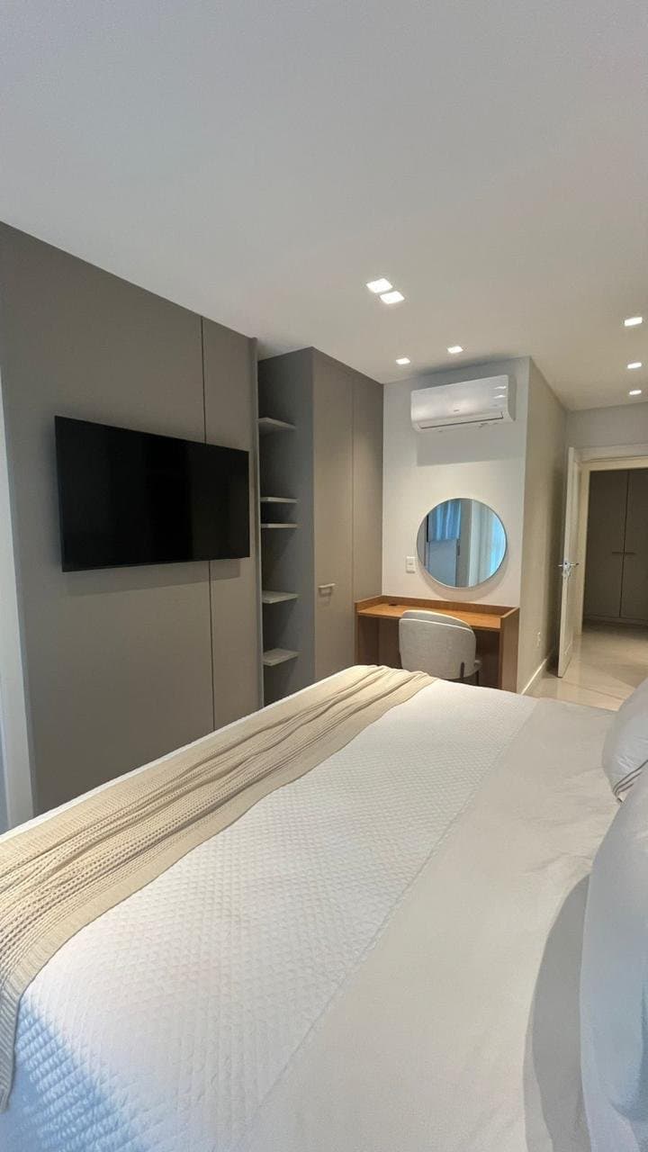 Apartamento de 4 quartos com 4 suítes e 161 m² em Bal. Camboriú