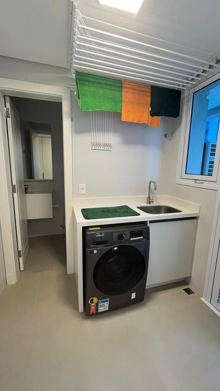 Apartamento de 4 quartos com 4 suítes e 161 m² em Bal. Camboriú