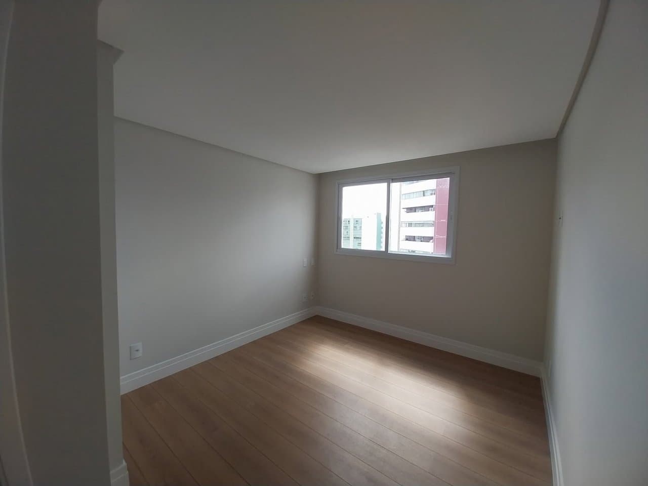 Apartamento de 4 quartos com 2 suítes e 132 m² em Bal. Camboriú