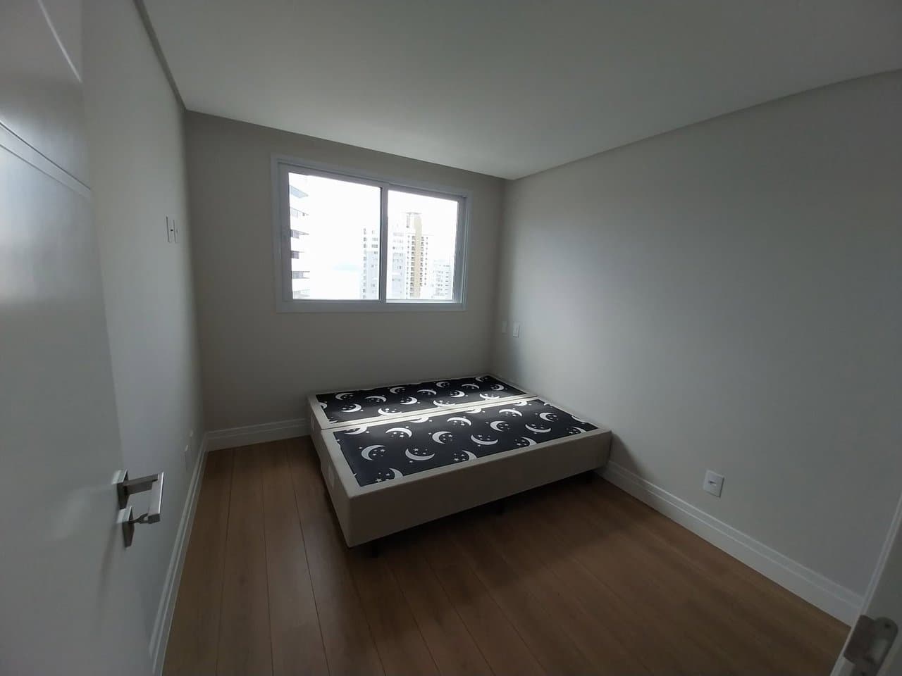 Apartamento de 4 quartos com 2 suítes e 132 m² em Bal. Camboriú