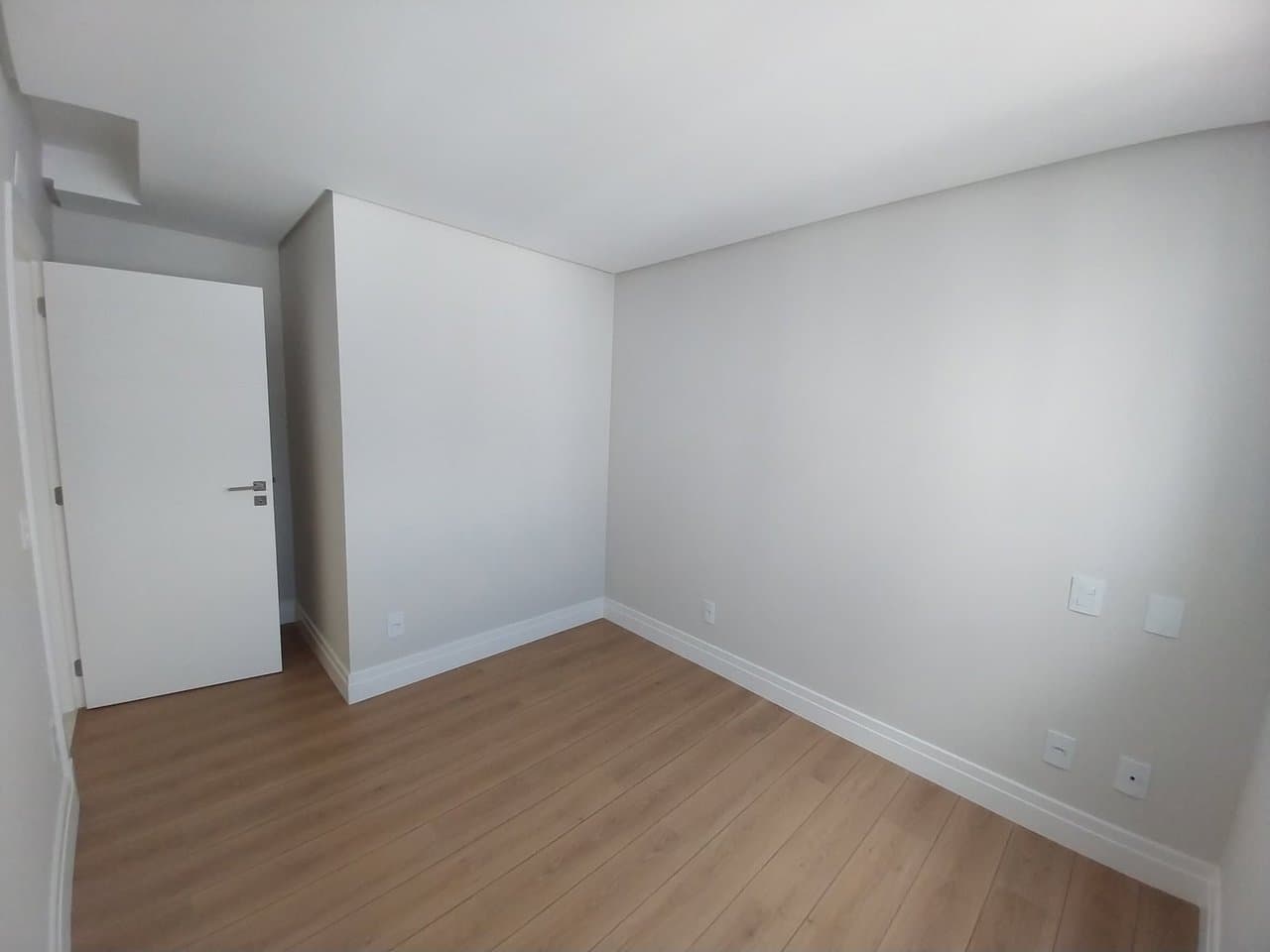 Apartamento de 4 quartos com 2 suítes e 132 m² em Bal. Camboriú