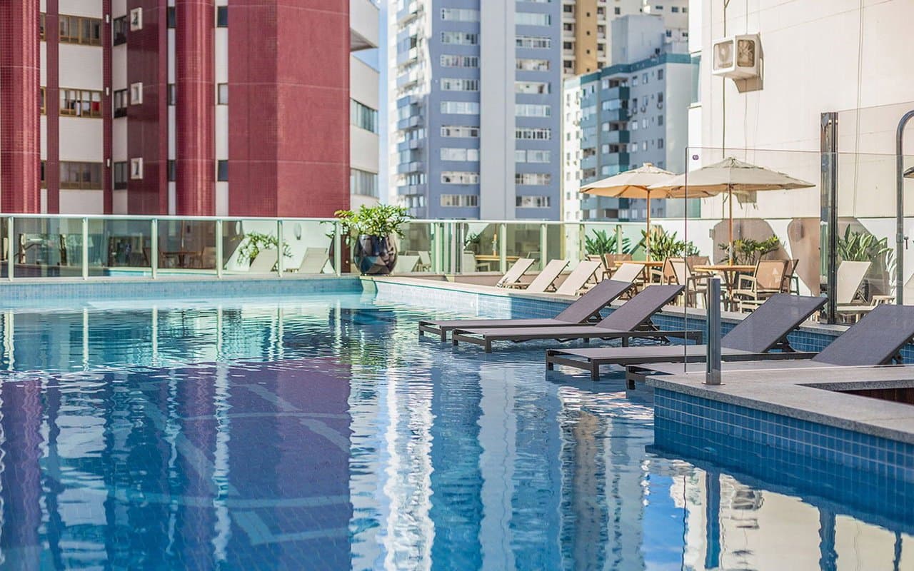 Apartamento de 4 quartos com 2 suítes e 132 m² em Bal. Camboriú