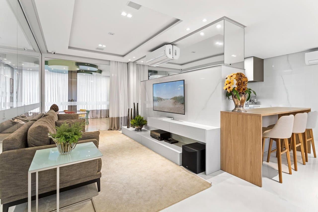 Apartamento de 4 quartos com 2 suítes e 132 m² em Bal. Camboriú