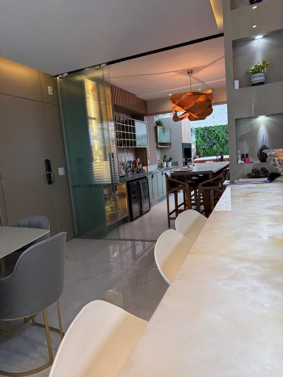 Apartamento de 3 quartos com 3 suítes e 146 m² em Bal. Camboriú