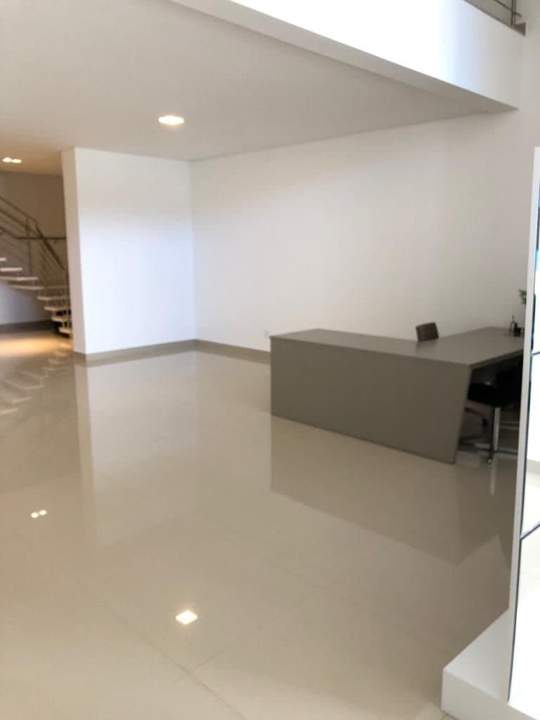 Sala Comercial 227 m² em Bal. Camboriú