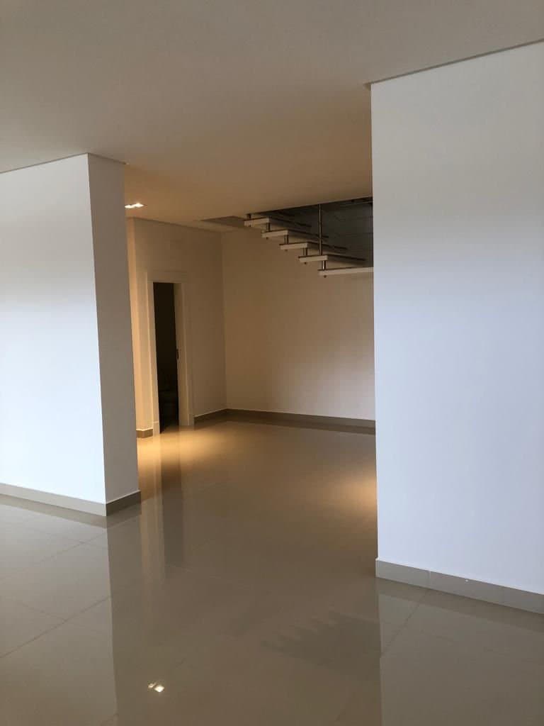 Sala Comercial 227 m² em Bal. Camboriú