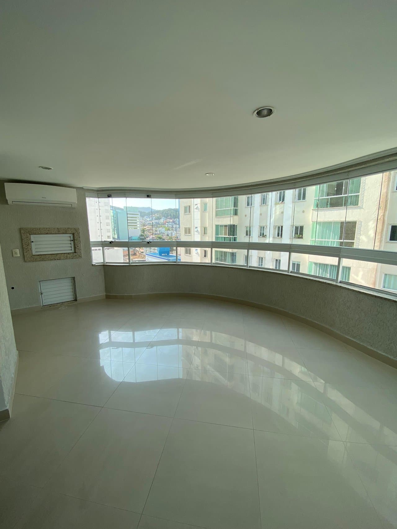 Apartamento de 3 quartos com 1 suíte e 98 m² em Bal. Camboriú