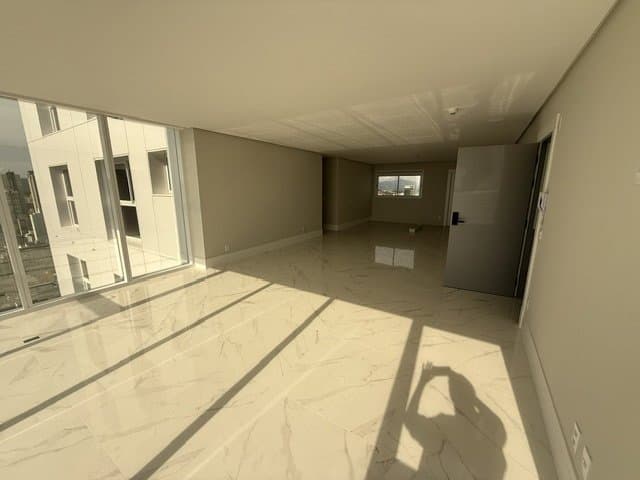 Apartamento de 4 quartos com 4 suítes e 170 m² em Bal. Camboriú