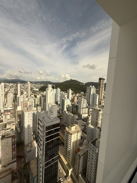 Apartamento de 4 quartos com 4 suítes e 170 m² em Bal. Camboriú