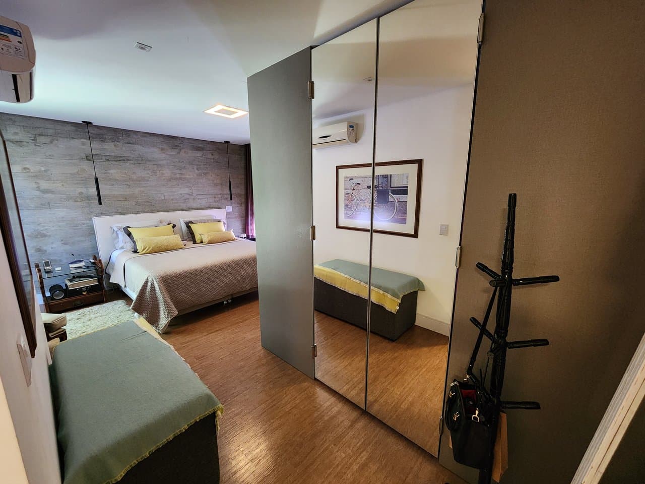 Casa de 4 quartos com 4 suítes e 437 m² em Bal. Camboriú