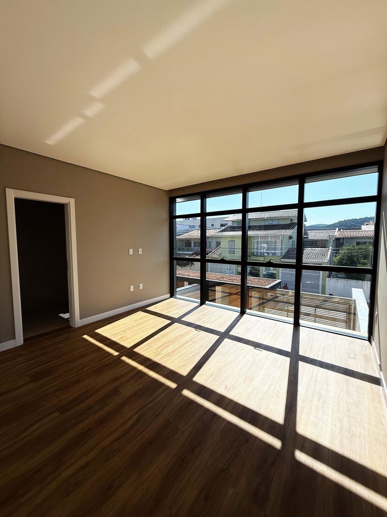 Casa de 3 quartos com 3 suítes e 247 m² em Bal. Camboriú