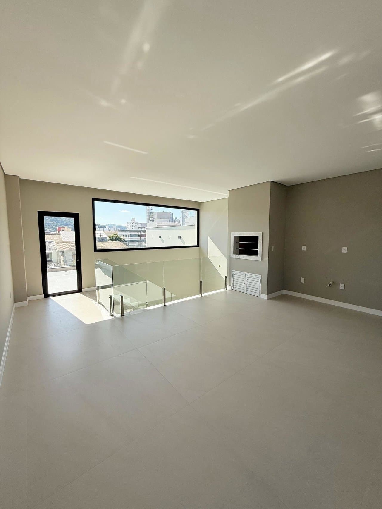 Casa de 3 quartos com 3 suítes e 247 m² em Bal. Camboriú