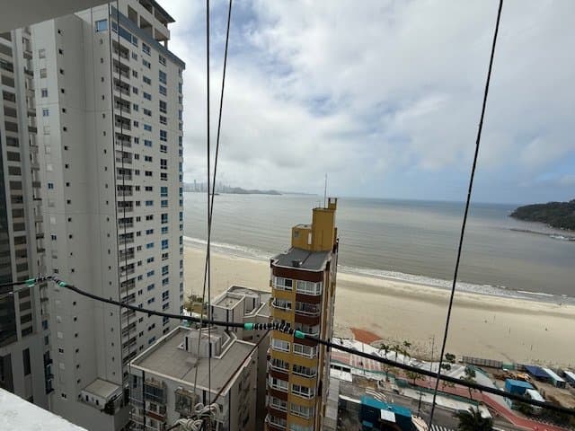 Apartamento de 4 quartos com 4 suítes e 194 m² em Bal. Camboriú