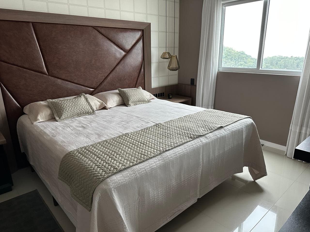 Apartamento de 3 quartos com 3 suítes e 134 m² em Bal. Camboriú