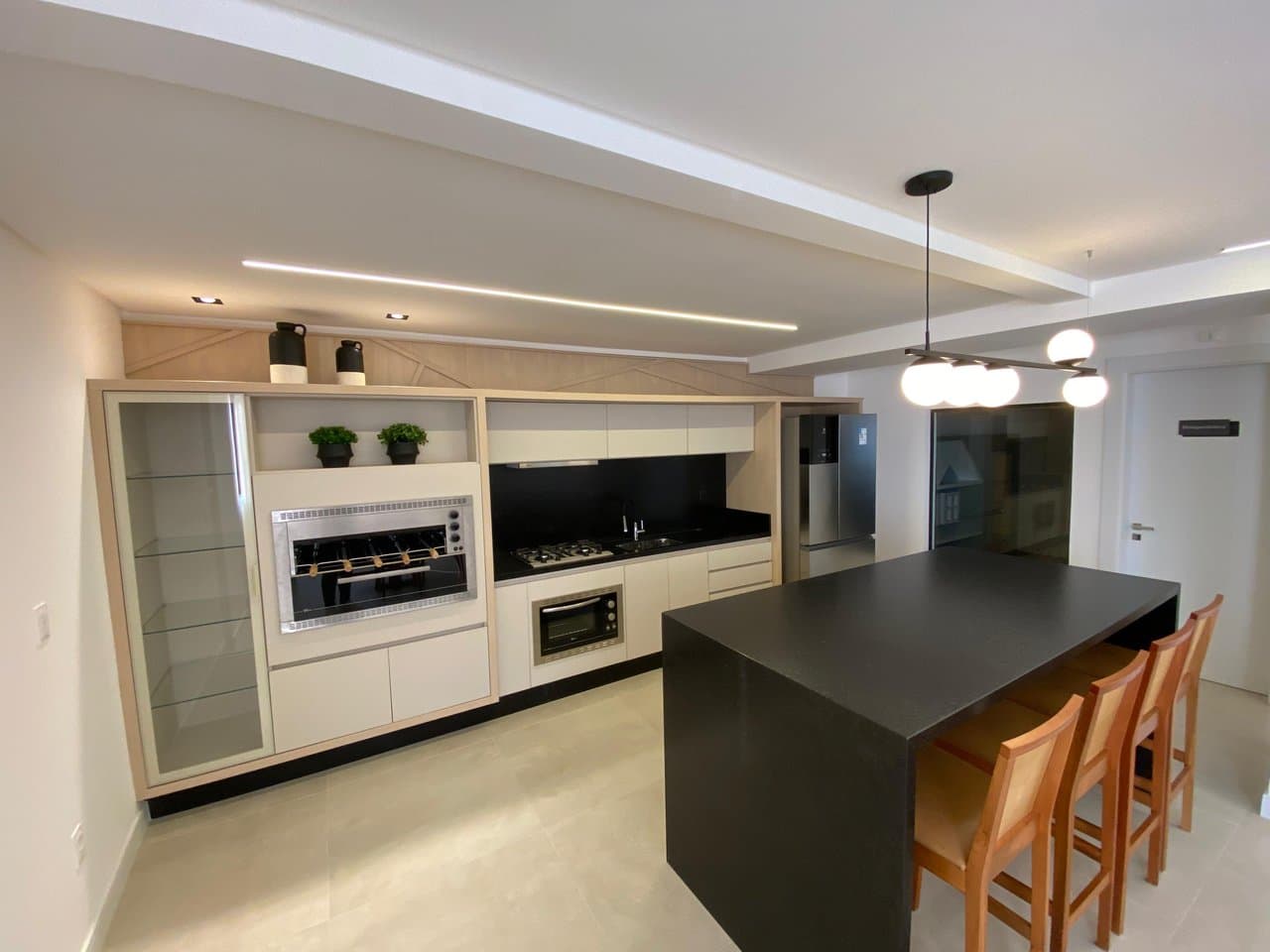 Apartamento de 2 quartos com 1 suíte e 117 m² em Bal. Camboriú