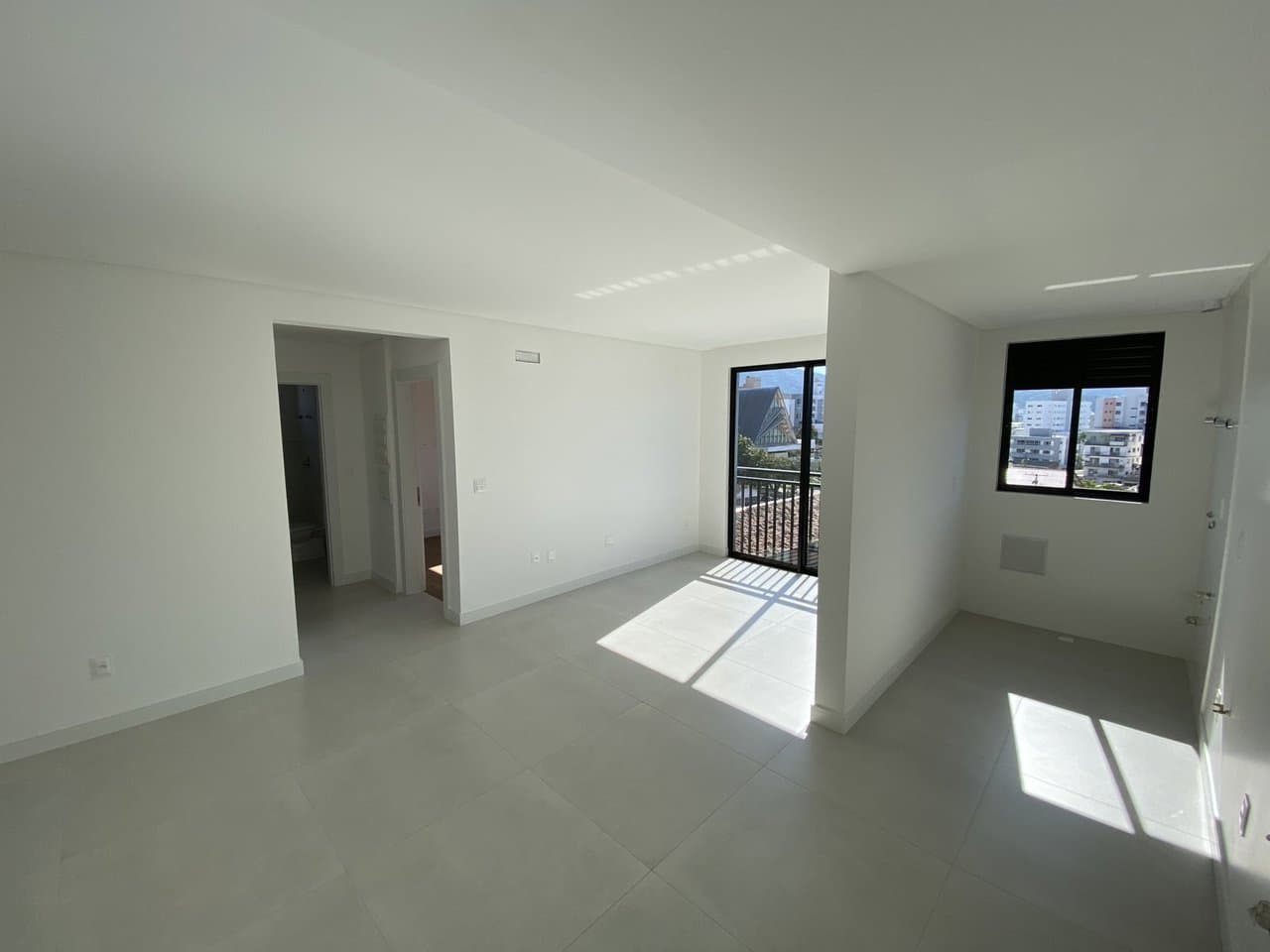 Apartamento de 2 quartos com 1 suíte e 61 m² em Bal. Camboriú