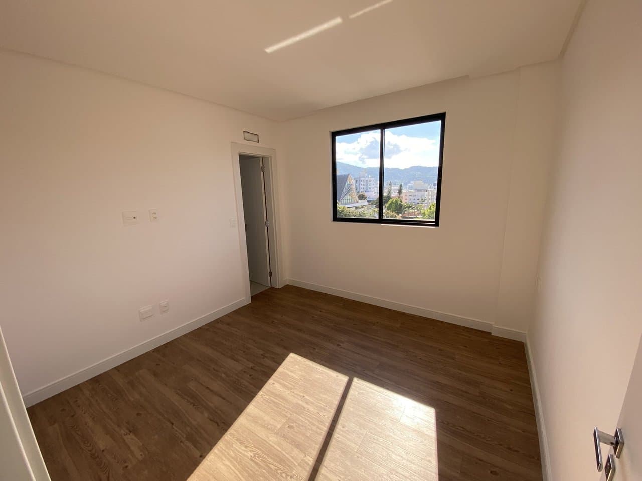 Apartamento de 2 quartos com 1 suíte e 61 m² em Bal. Camboriú
