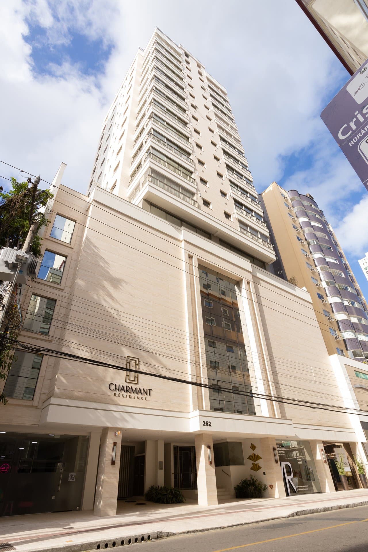 Cobertura de 3 quartos com 3 suítes e 230 m² em Bal. Camboriú