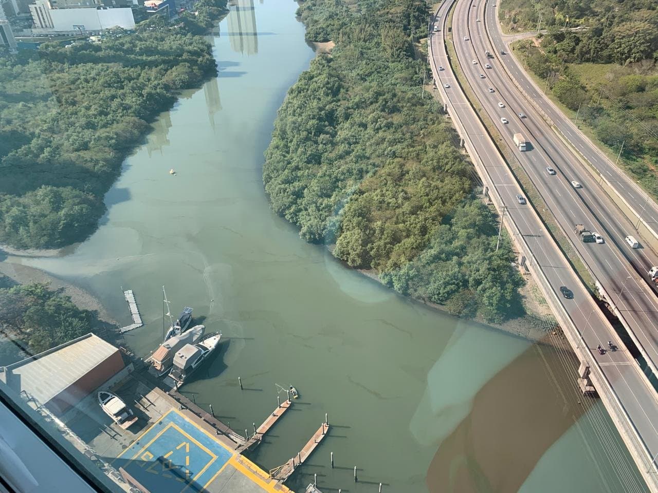 Apartamento de 3 quartos com 3 suítes e 182 m² em Bal. Camboriú