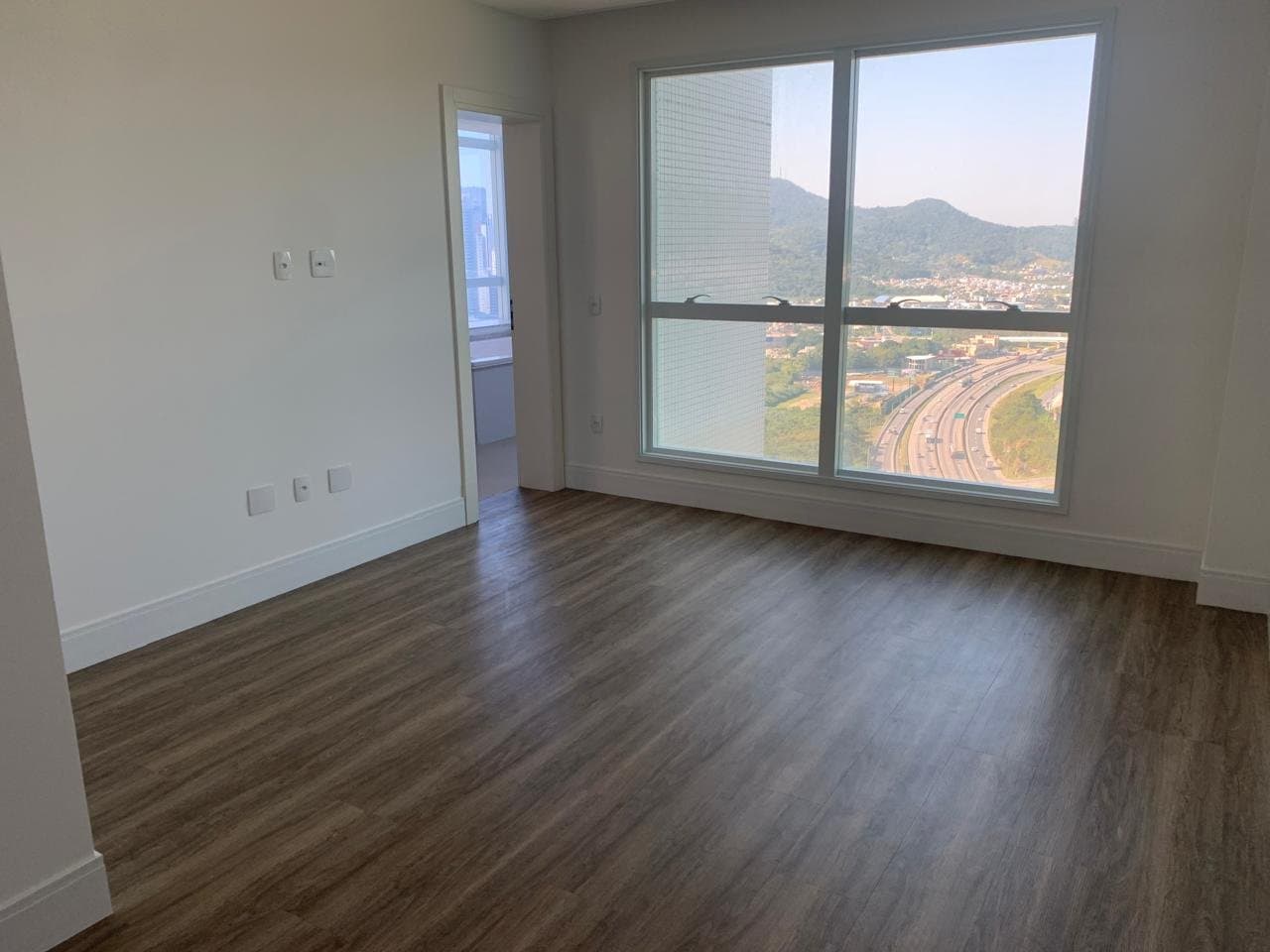 Apartamento de 3 quartos com 3 suítes e 182 m² em Bal. Camboriú
