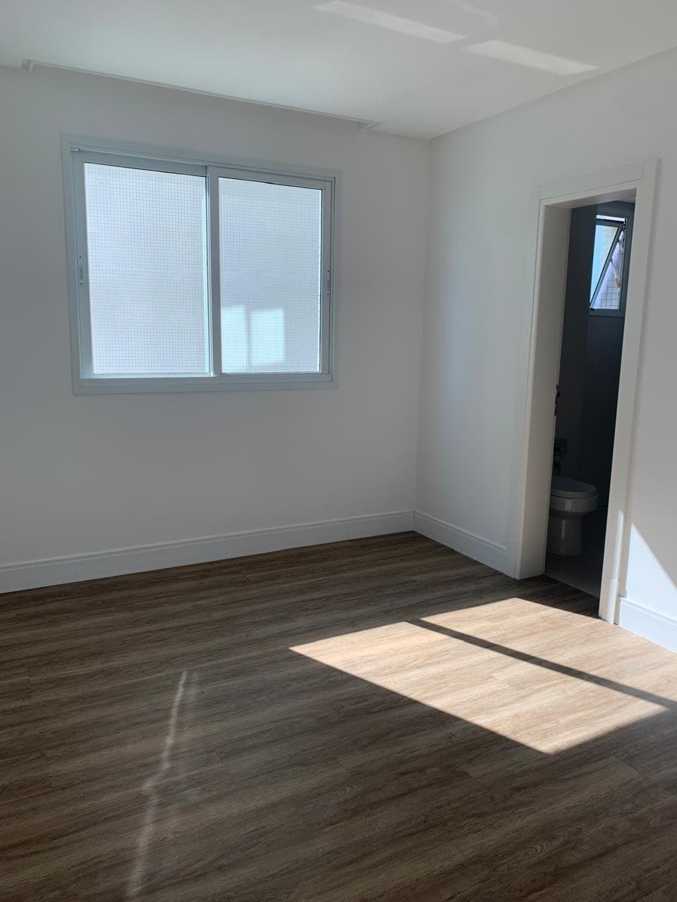 Apartamento de 3 quartos com 3 suítes e 182 m² em Bal. Camboriú