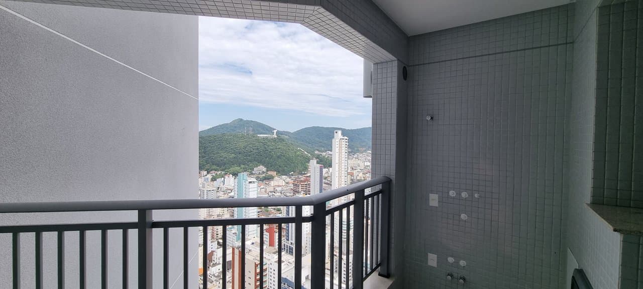 Apartamento de 4 quartos com 4 suítes e 182 m² em Bal. Camboriú