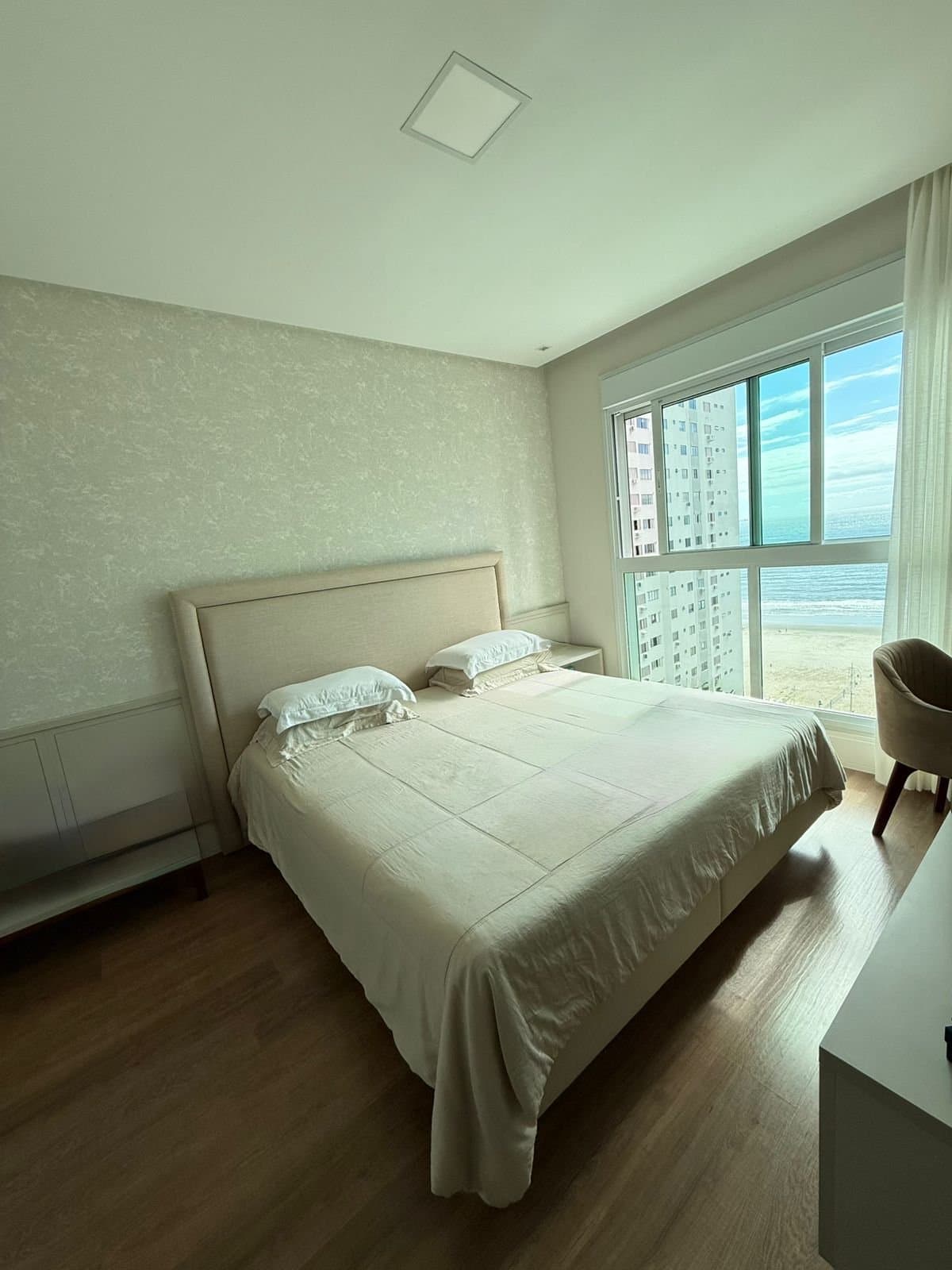 Apartamento de 3 quartos com 3 suítes e 151 m² em Bal. Camboriú