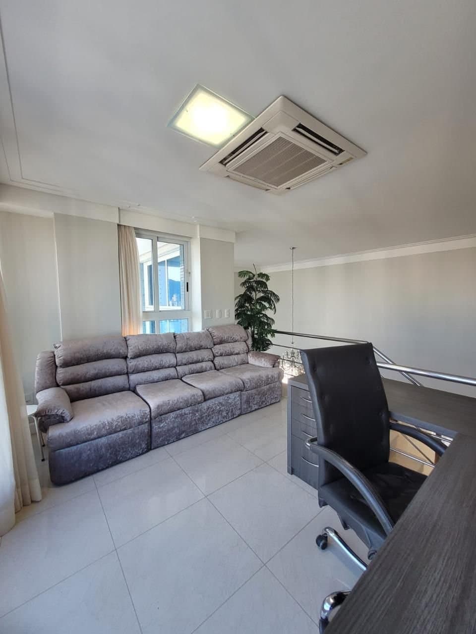 Apartamento de 3 quartos com 3 suítes e 252 m² em Bal. Camboriú