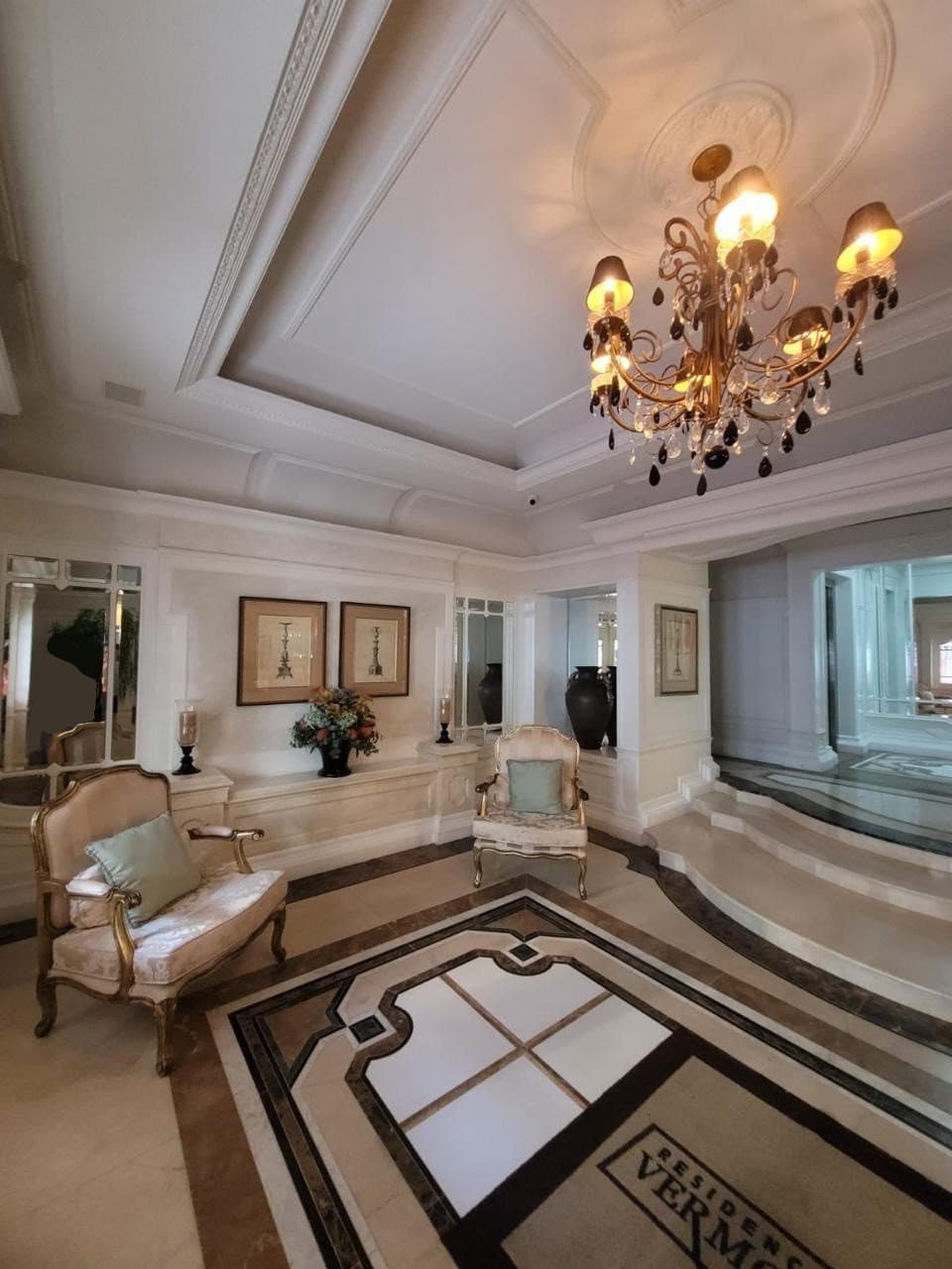 Apartamento de 3 quartos com 3 suítes e 252 m² em Bal. Camboriú