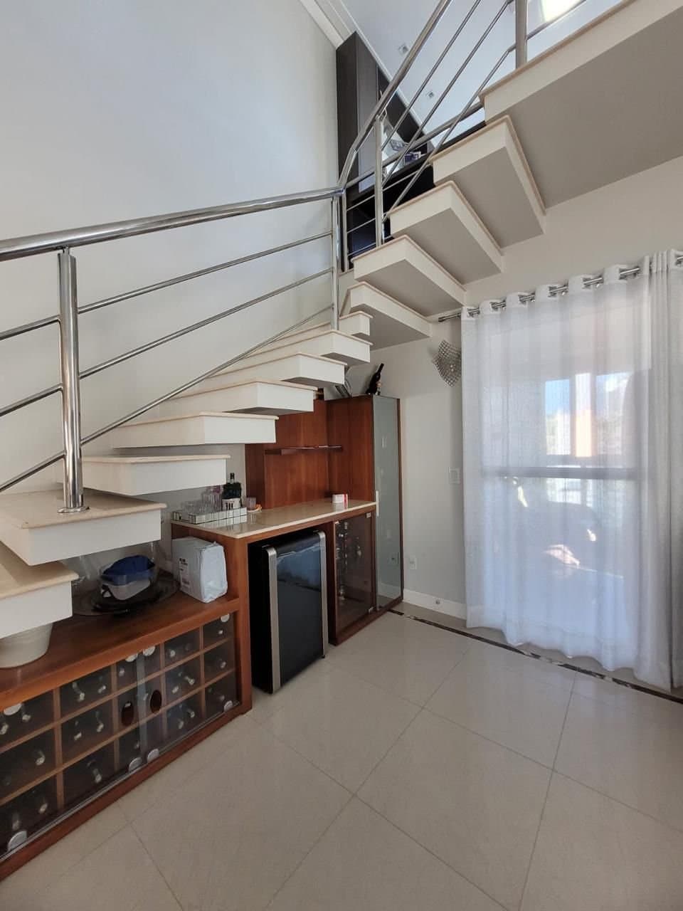 Apartamento de 3 quartos com 3 suítes e 252 m² em Bal. Camboriú