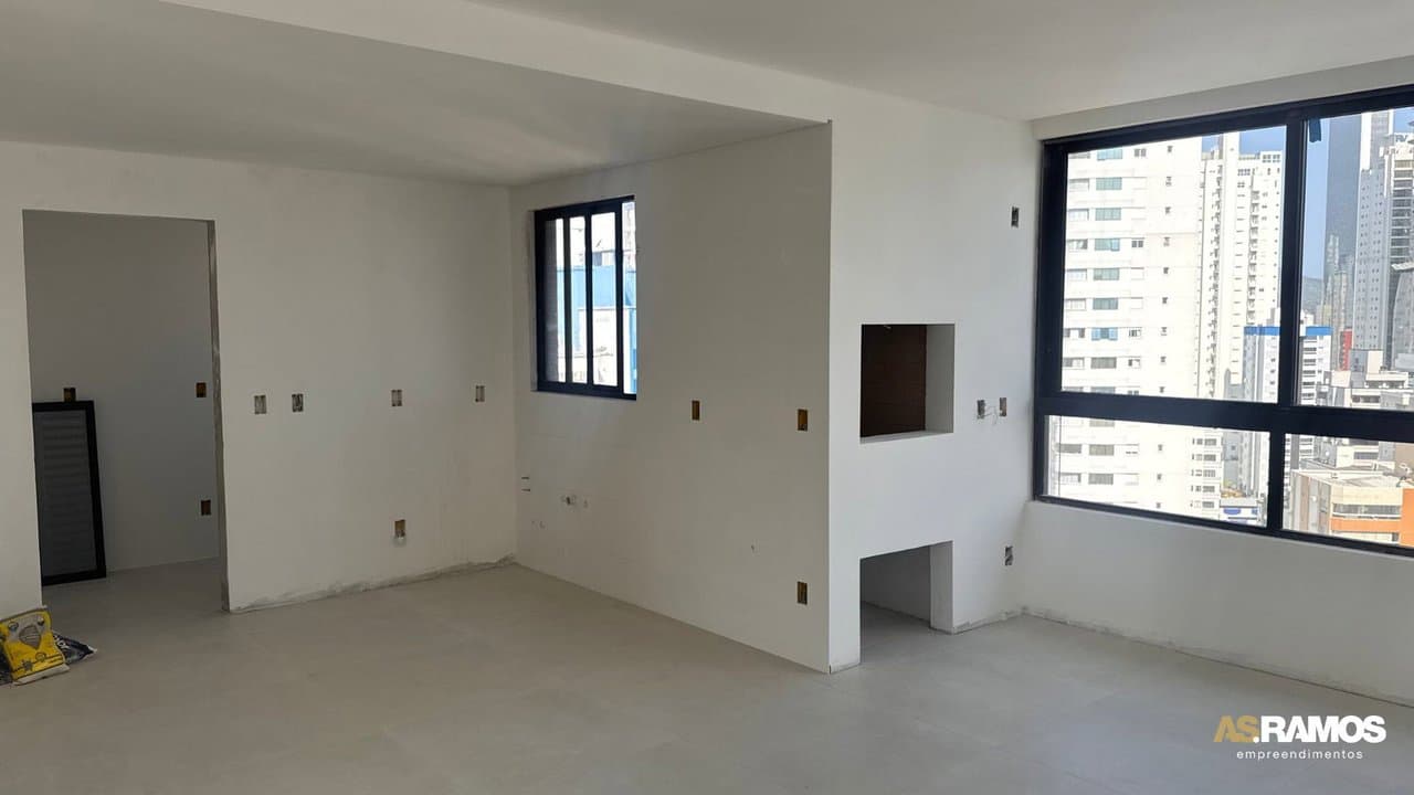 Apartamento de 3 quartos com 3 suítes e 131 m² em Bal. Camboriú
