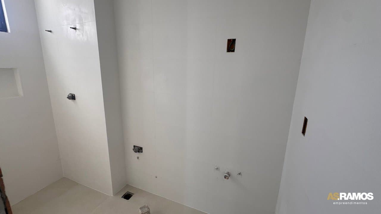 Apartamento de 3 quartos com 3 suítes e 131 m² em Bal. Camboriú