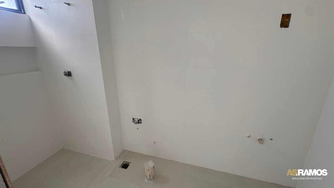 Apartamento de 3 quartos com 3 suítes e 131 m² em Bal. Camboriú