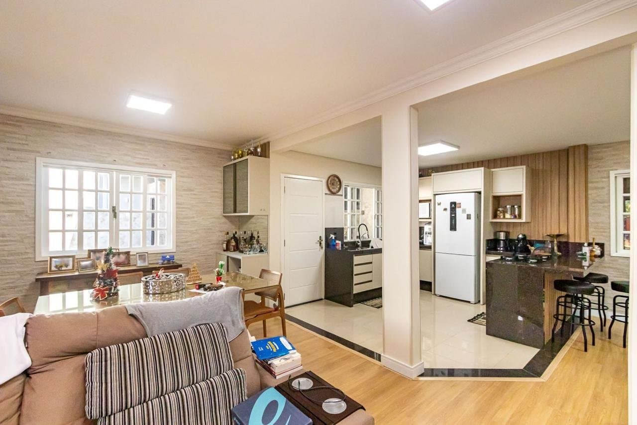 Casa de 3 quartos com 1 suíte e 178 m² em Bal. Camboriú