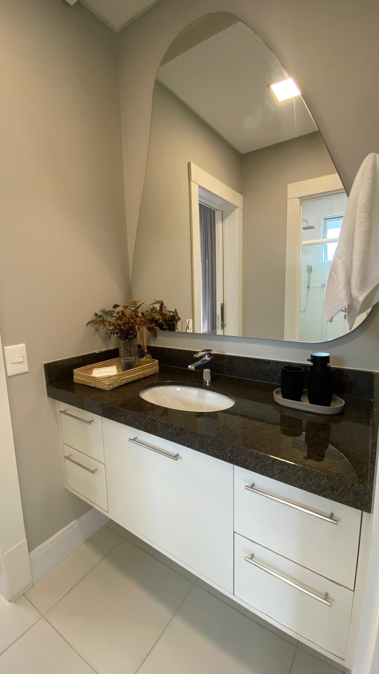 Apartamento de 3 quartos com 1 suíte e 139 m² em Bal. Camboriú