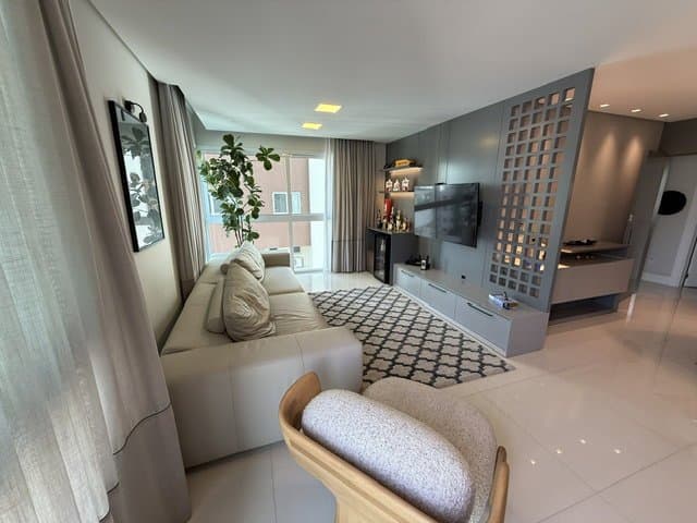 Apartamento de 3 quartos com 3 suítes e 127 m² em Bal. Camboriú
