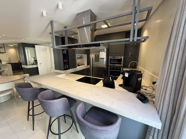 Apartamento de 3 quartos com 3 suítes e 127 m² em Bal. Camboriú
