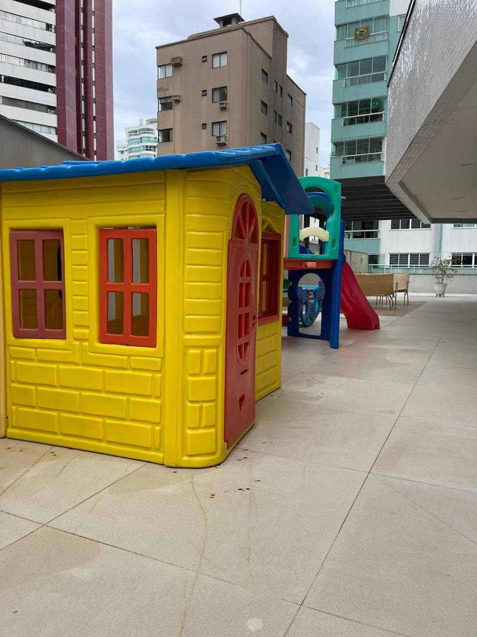 Apartamento de 3 quartos com 3 suítes e 154 m² em Bal. Camboriú