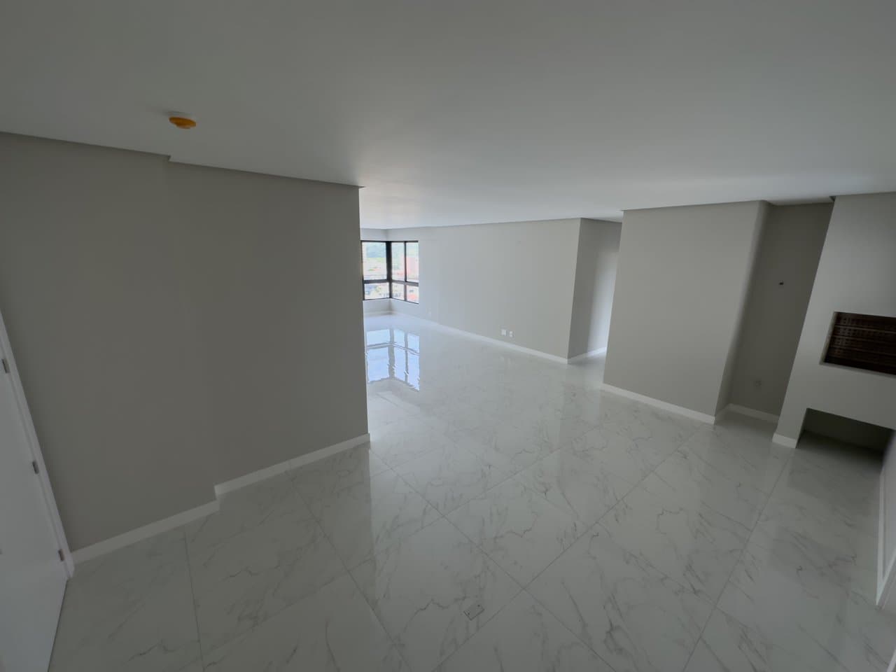 Apartamento de 3 quartos com 3 suítes e 139 m² em Bal. Camboriú