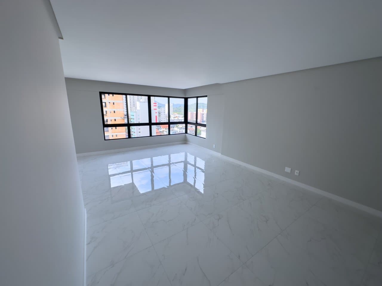 Apartamento de 3 quartos com 3 suítes e 139 m² em Bal. Camboriú