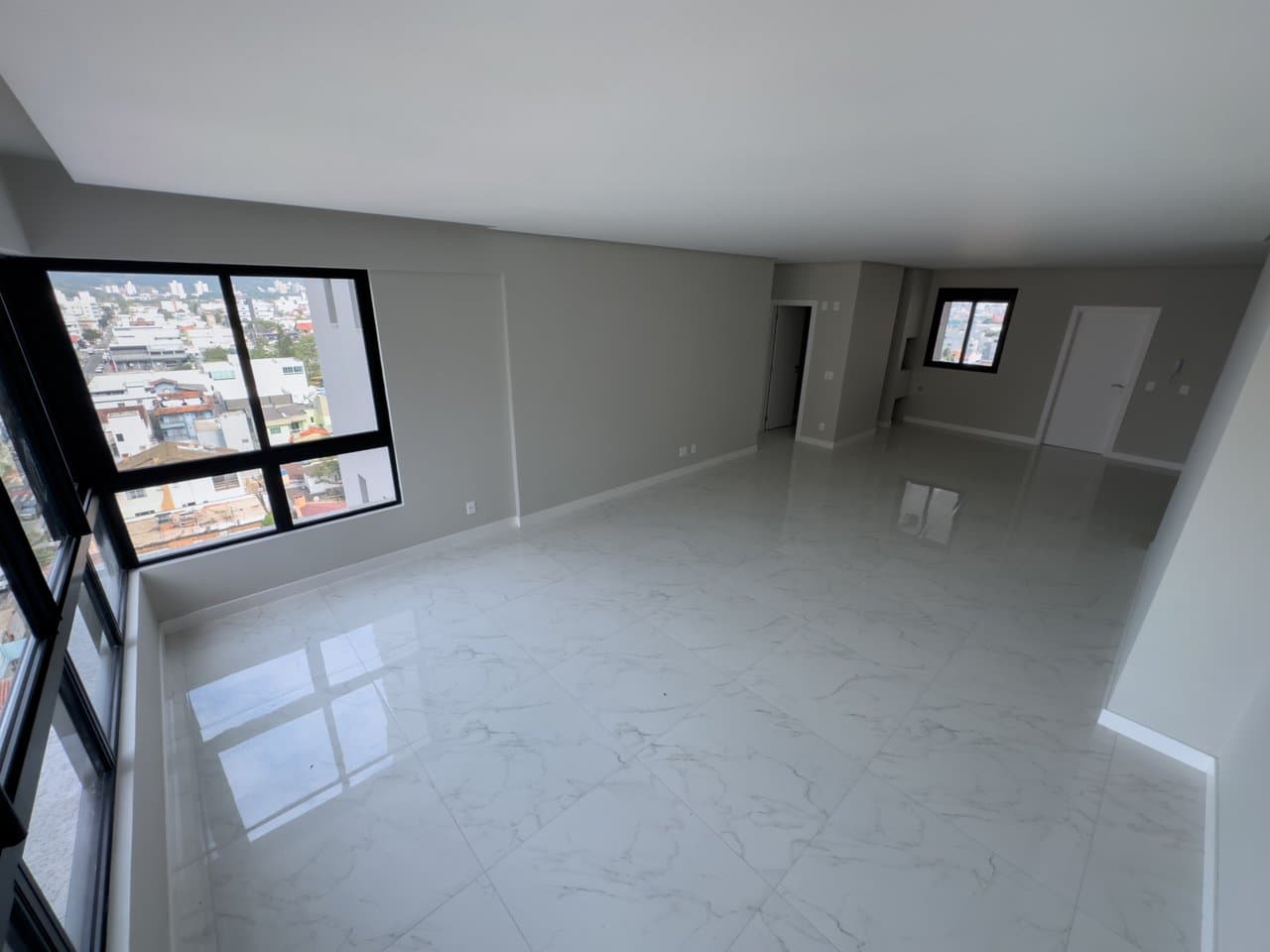 Apartamento de 3 quartos com 3 suítes e 139 m² em Bal. Camboriú