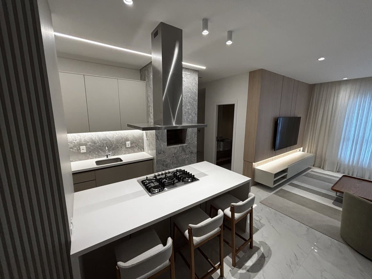 Apartamento de 3 quartos com 3 suítes e 136 m² em Bal. Camboriú